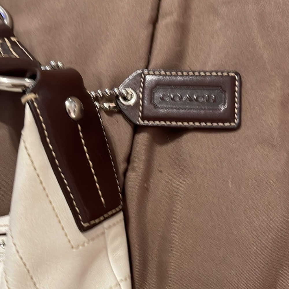 Coach purse - Picture 2 of 6